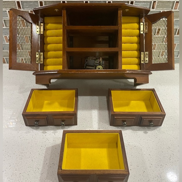 Vintage music jewelry box made by Sankyo - Picture 1 of 4